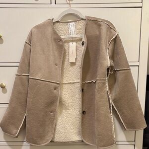 Banana Republic Reversible Vegan Suede Sherpa Jacket in XXS Petite - Dover Grey